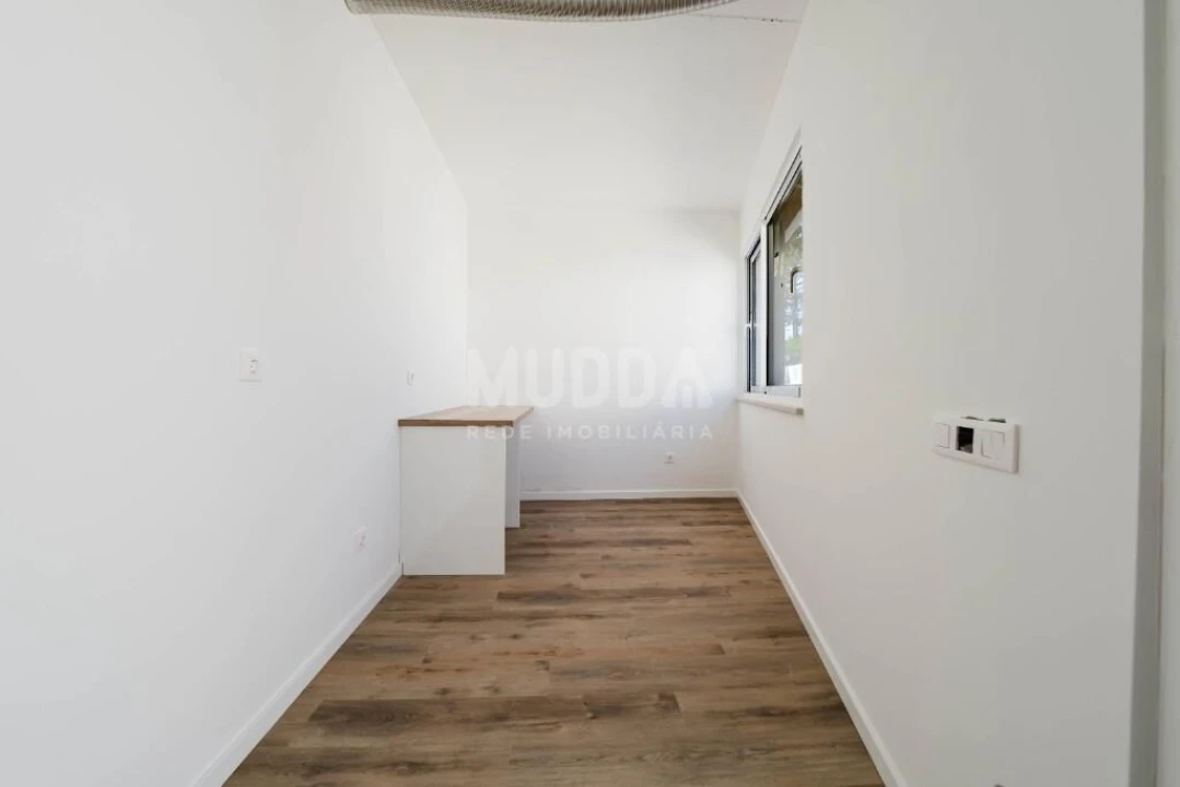 Moradia T4 para Venda em Santa Maria, São Pedro e Sobral da Lagoa Foto 9