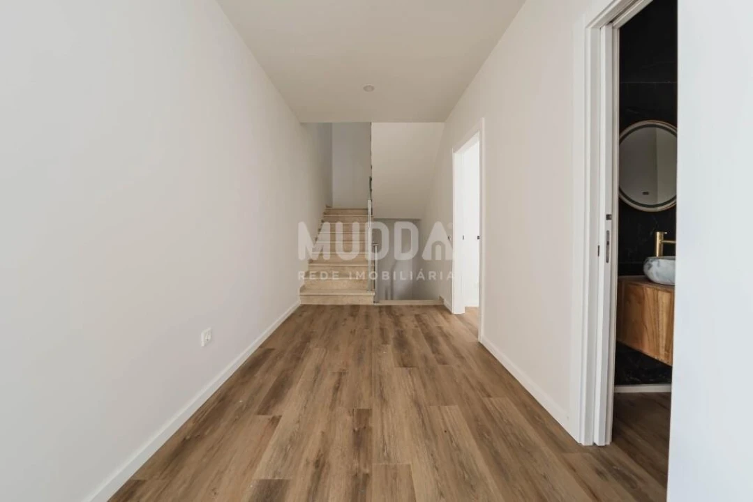 Moradia T4 para Venda em Santa Maria, São Pedro e Sobral da Lagoa Foto 11