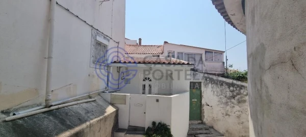 Moradia para Venda em Algés, Linda-A-Velha e Cruz Quebrada-Dafundo