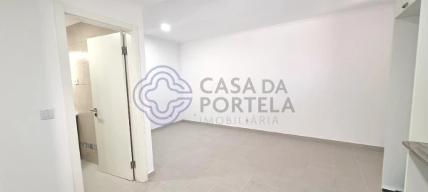 Moradia para Venda em Algés, Linda-A-Velha e Cruz Quebrada-Dafundo