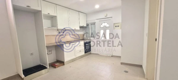 Moradia para Venda em Algés, Linda-A-Velha e Cruz Quebrada-Dafundo