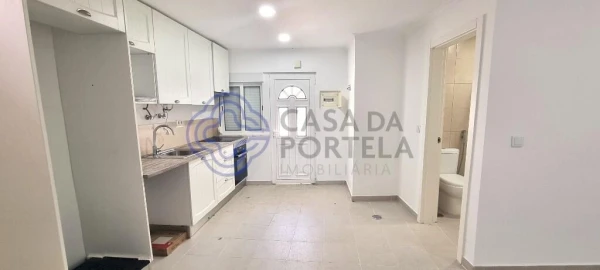 Moradia para Venda em Algés, Linda-A-Velha e Cruz Quebrada-Dafundo