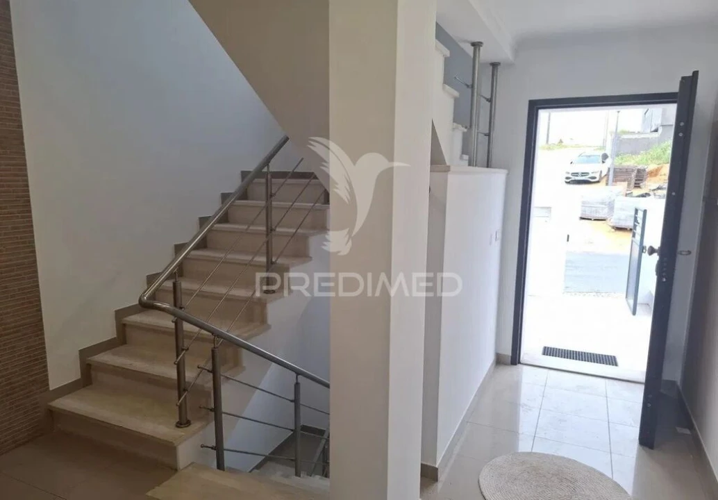 Moradia T5 para Venda em Laranjeiro e Feijó Foto 5