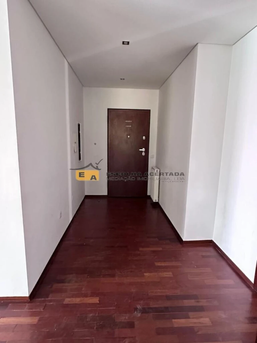 Apartamento T2 para Venda em Bonfim Foto 11
