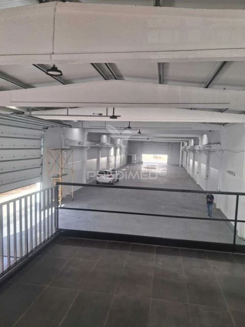 Armazém para Arrendamento em Batalha