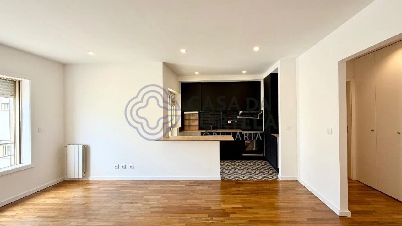 Apartamento T1 para Venda em Paranhos Foto 4
