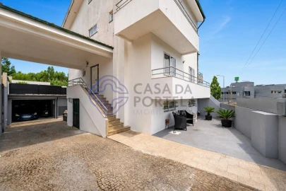 Moradia T3 para Venda em Vilar de Andorinho