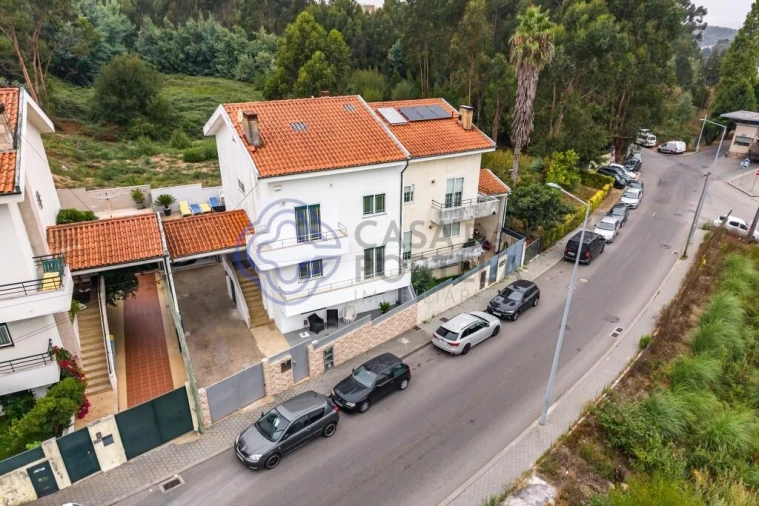 Moradia T3 para Venda em Vilar de Andorinho Foto 2