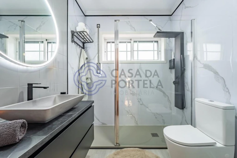Moradia T3 para Venda em Vilar de Andorinho Foto 22