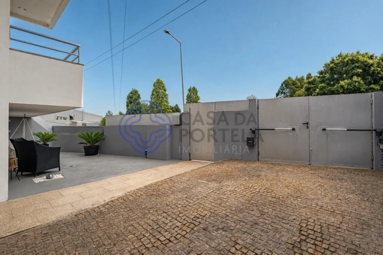 Moradia T3 para Venda em Vilar de Andorinho Foto 4