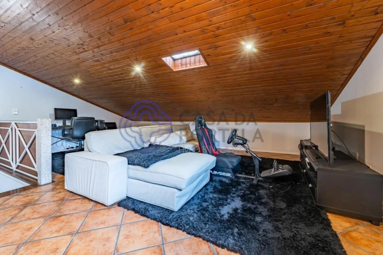 Moradia T3 para Venda em Vilar de Andorinho Foto 31