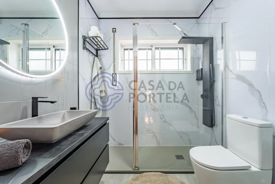 Moradia T3 para Venda em Vilar de Andorinho Foto 22