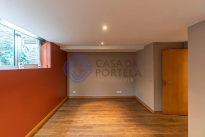 Moradia T4 para Venda em Perafita, Lavra e Santa Cruz do Bispo
