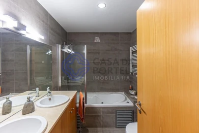 Moradia T4 para Venda em Perafita, Lavra e Santa Cruz do Bispo