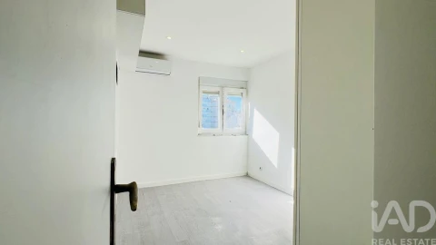 Apartamento T2 para Venda em União das Freguesias de Setúbal
