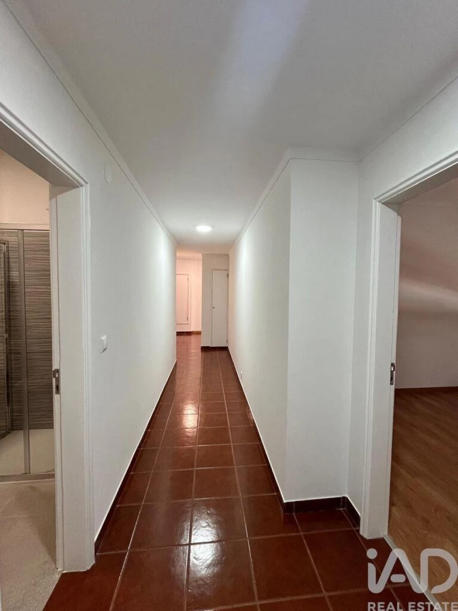 Apartamento T3 para Arrendamento em Darque Foto 8