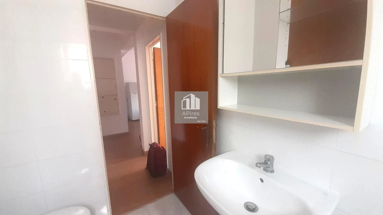 Apartamento T1 para Venda em Alfragide Foto 17