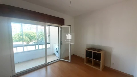 Apartamento T1 para Venda em Alfragide