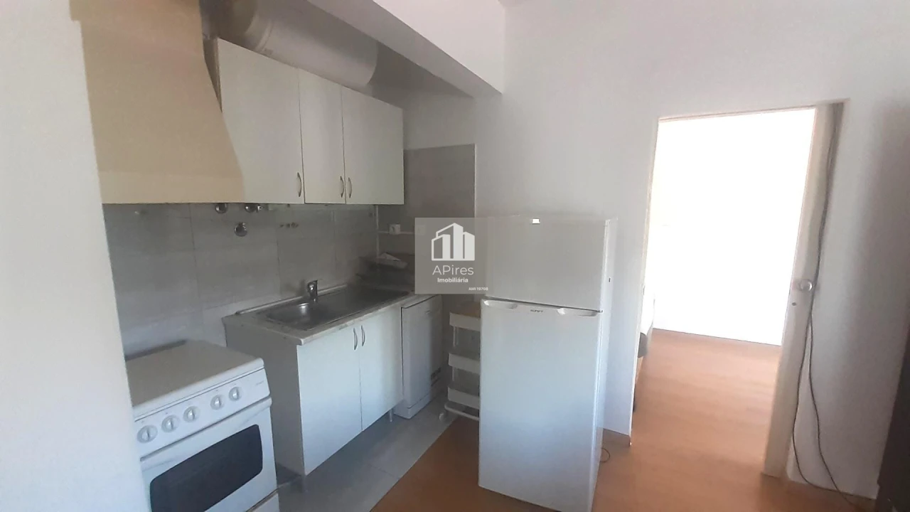 Apartamento T1 para Venda em Alfragide Foto 10
