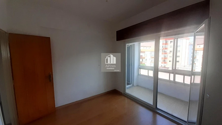 Apartamento T1 para Venda em Alfragide Foto 15