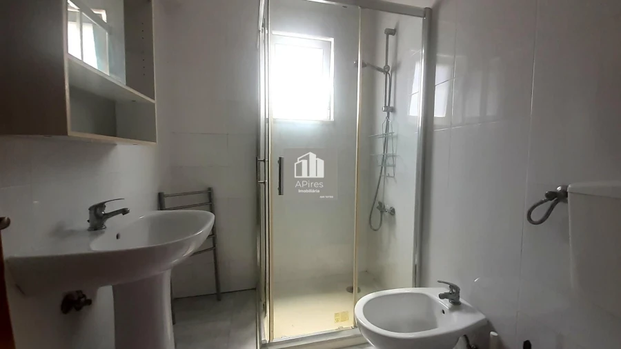 Apartamento T1 para Venda em Alfragide Foto 8