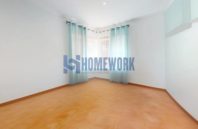 Apartamento T2 para Venda em Barreiro e Lavradio Foto 12