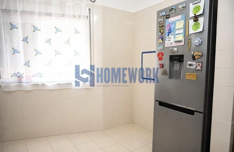 Apartamento T2 para Venda em Barreiro e Lavradio Foto 3