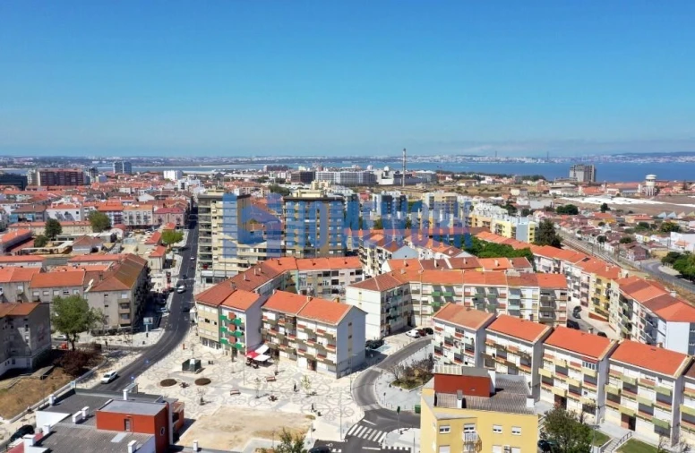 Apartamento T2 para Venda em Barreiro e Lavradio Foto 37