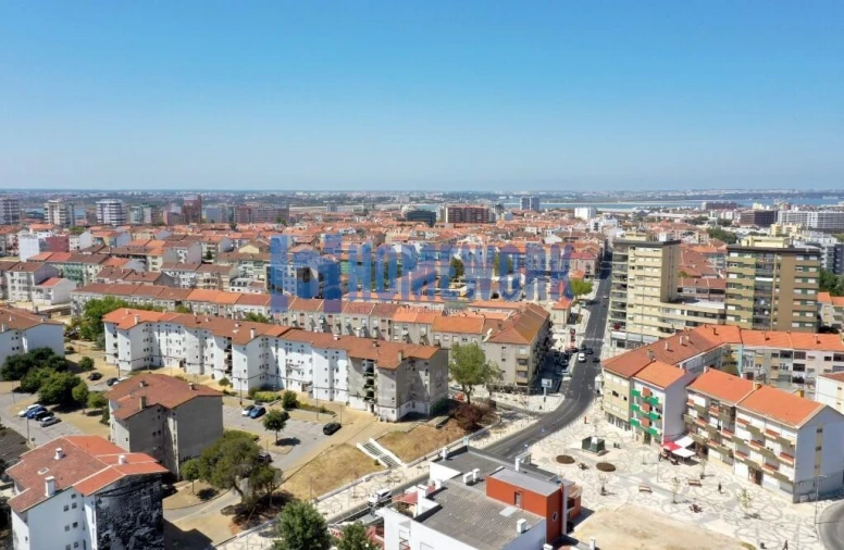 Apartamento T2 para Venda em Barreiro e Lavradio Foto 38