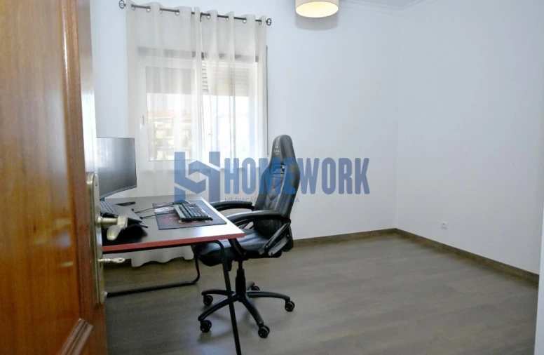 Apartamento T2 para Venda em Barreiro e Lavradio Foto 24