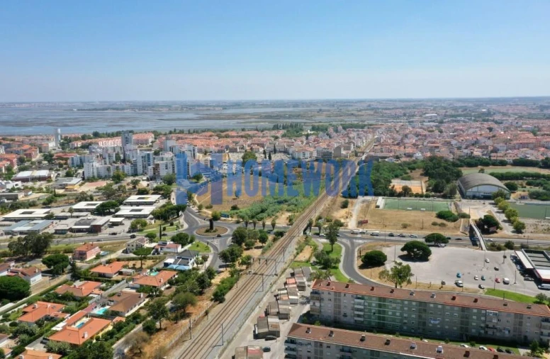 Apartamento T2 para Venda em Barreiro e Lavradio Foto 40