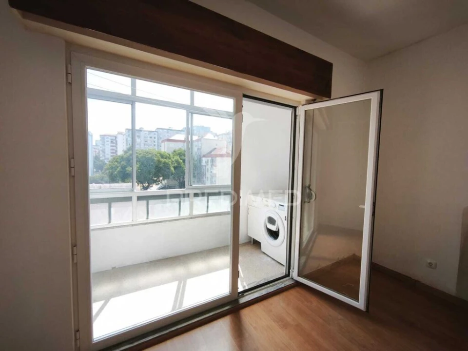 Apartamento T1 para Venda em Alfragide Foto 7