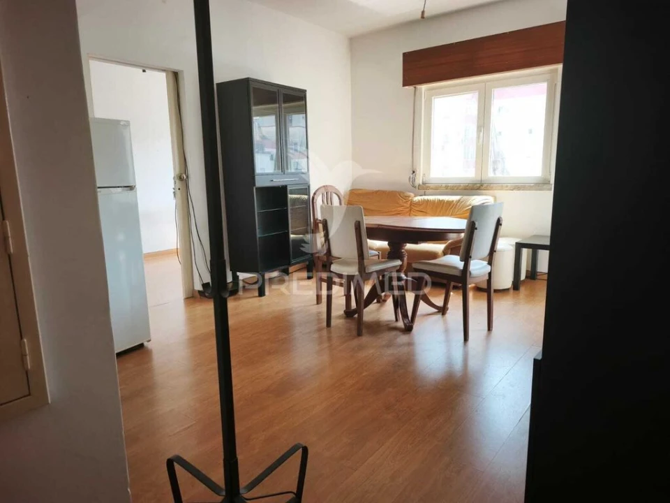 Apartamento T1 para Venda em Alfragide Foto 1