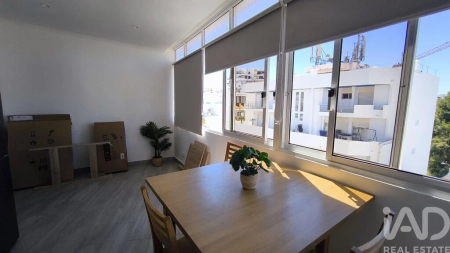 Apartamento T3 para Venda em Faro (Sé e São Pedro) Foto 2