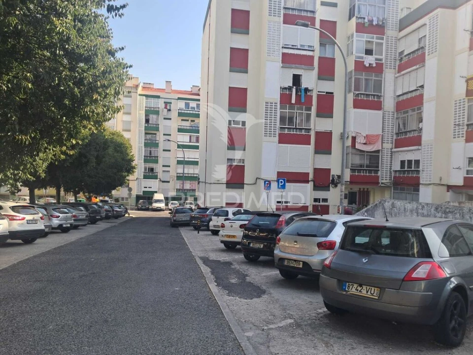 Apartamento T1 para Venda em Alfragide Foto 13