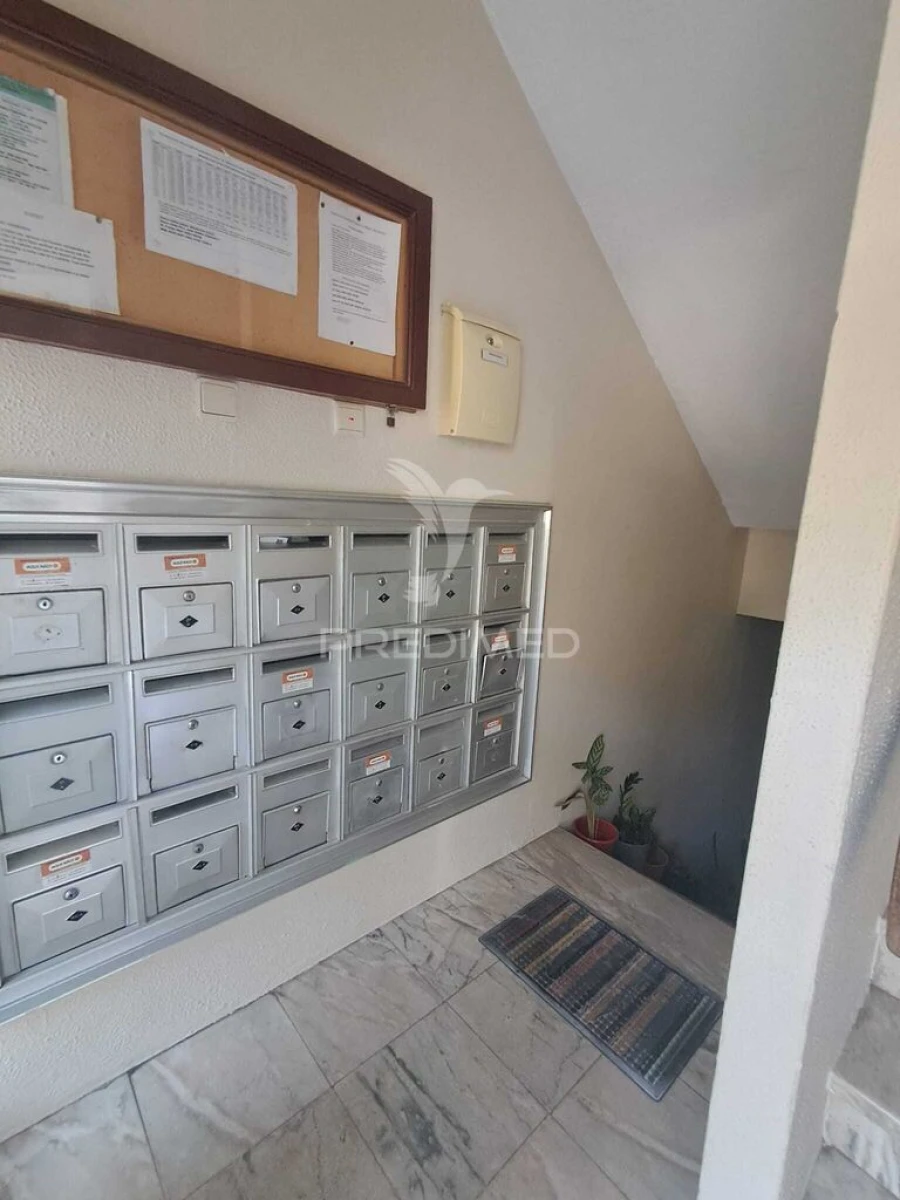 Apartamento T1 para Venda em Alfragide Foto 12