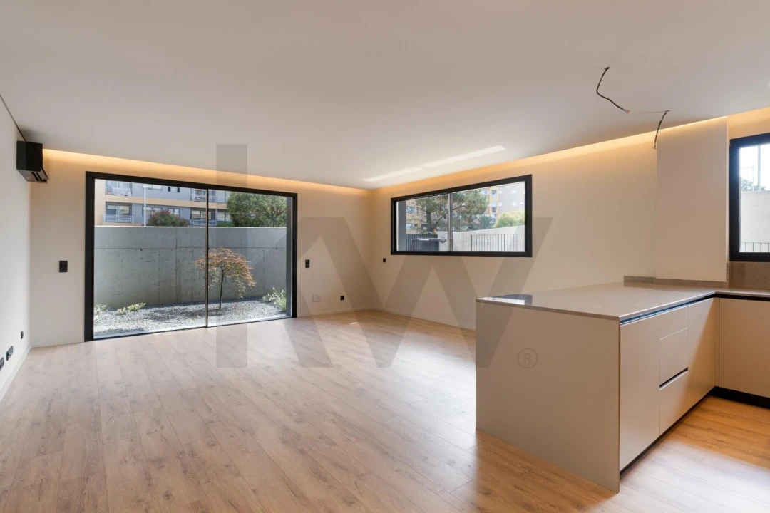 Apartamento T2 para Venda em Vilar de Andorinho Foto 1