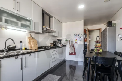 Apartamento T3 para Venda em Póvoa de Santa Iria e Forte da Casa