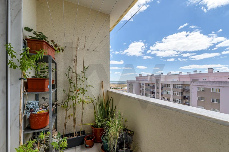 Apartamento T3 para Venda em Póvoa de Santa Iria e Forte da Casa Foto 16
