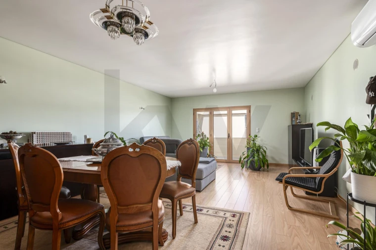 Apartamento T3 para Venda em Póvoa de Santa Iria e Forte da Casa Foto 7