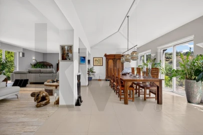 Quinta T4 para Venda em Santa Barbara de Nexe