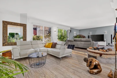Quinta T4 para Venda em Santa Barbara de Nexe