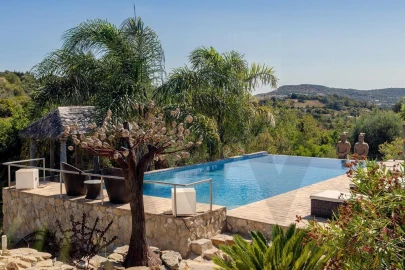 Quinta T4 para Venda em Santa Barbara de Nexe