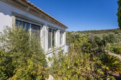 Quinta T4 para Venda em Santa Barbara de Nexe