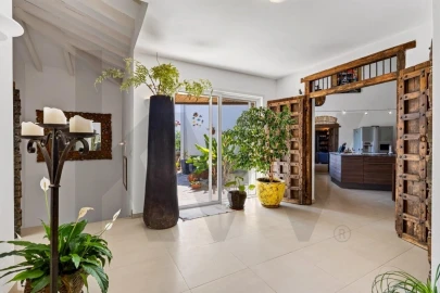 Quinta T4 para Venda em Santa Barbara de Nexe