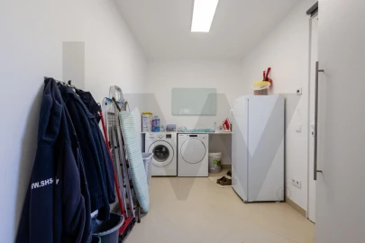 Quinta T4 para Venda em Santa Barbara de Nexe