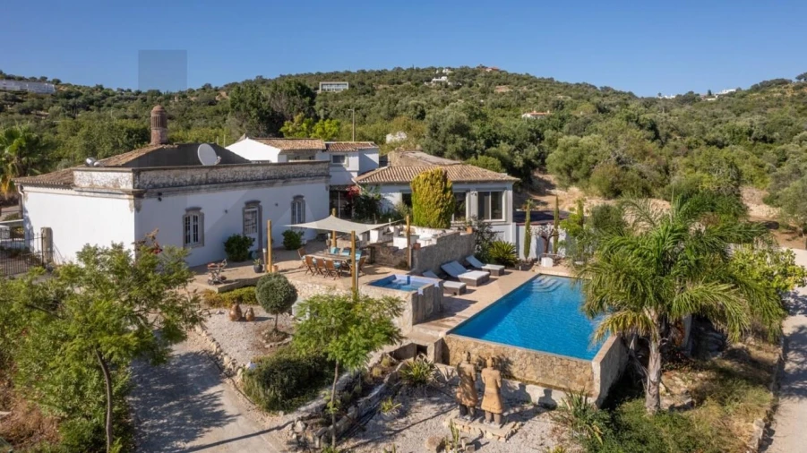 Quinta T4 para Venda em Santa Barbara de Nexe Foto 2