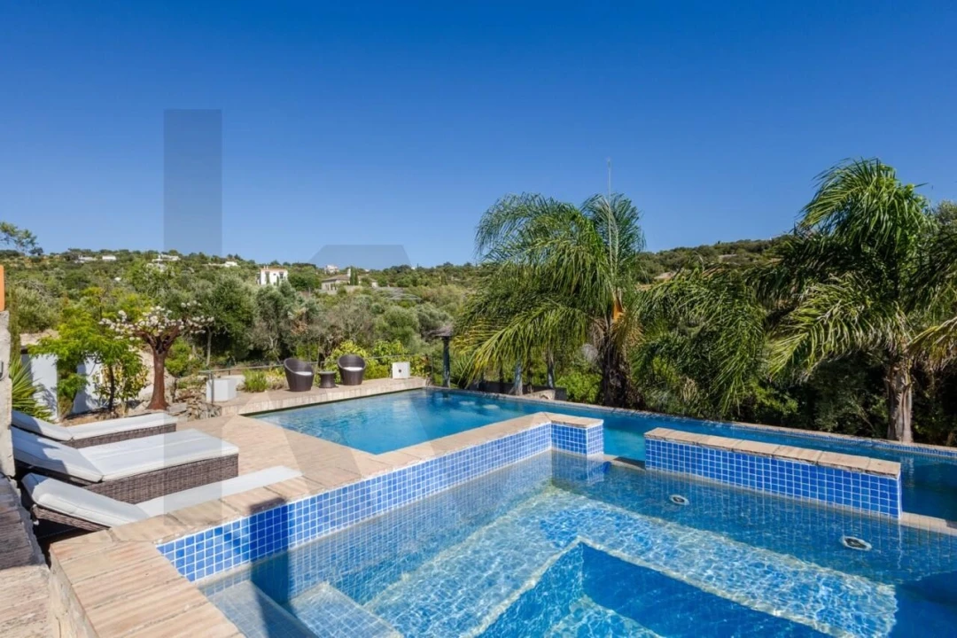 Quinta T4 para Venda em Santa Barbara de Nexe Foto 10