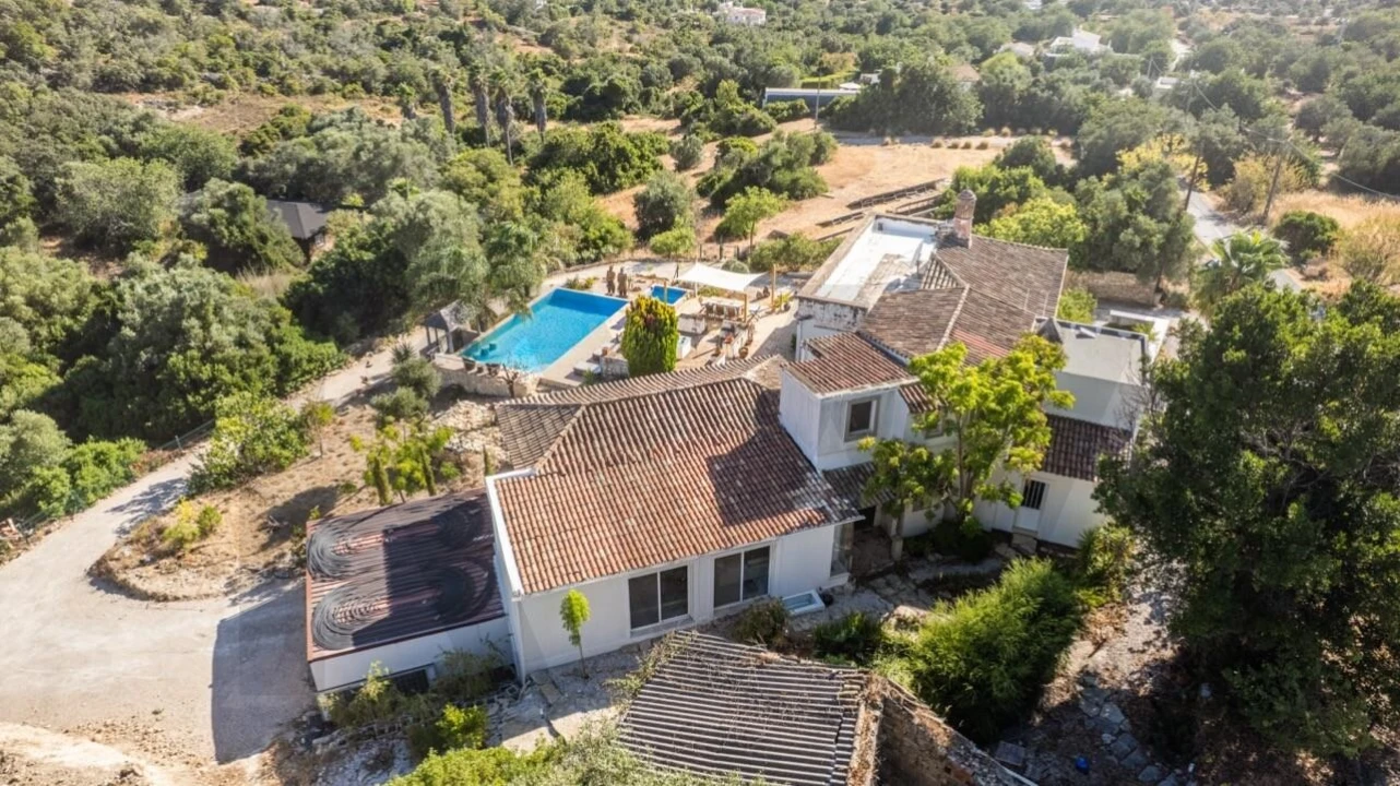 Quinta T4 para Venda em Santa Barbara de Nexe Foto 17