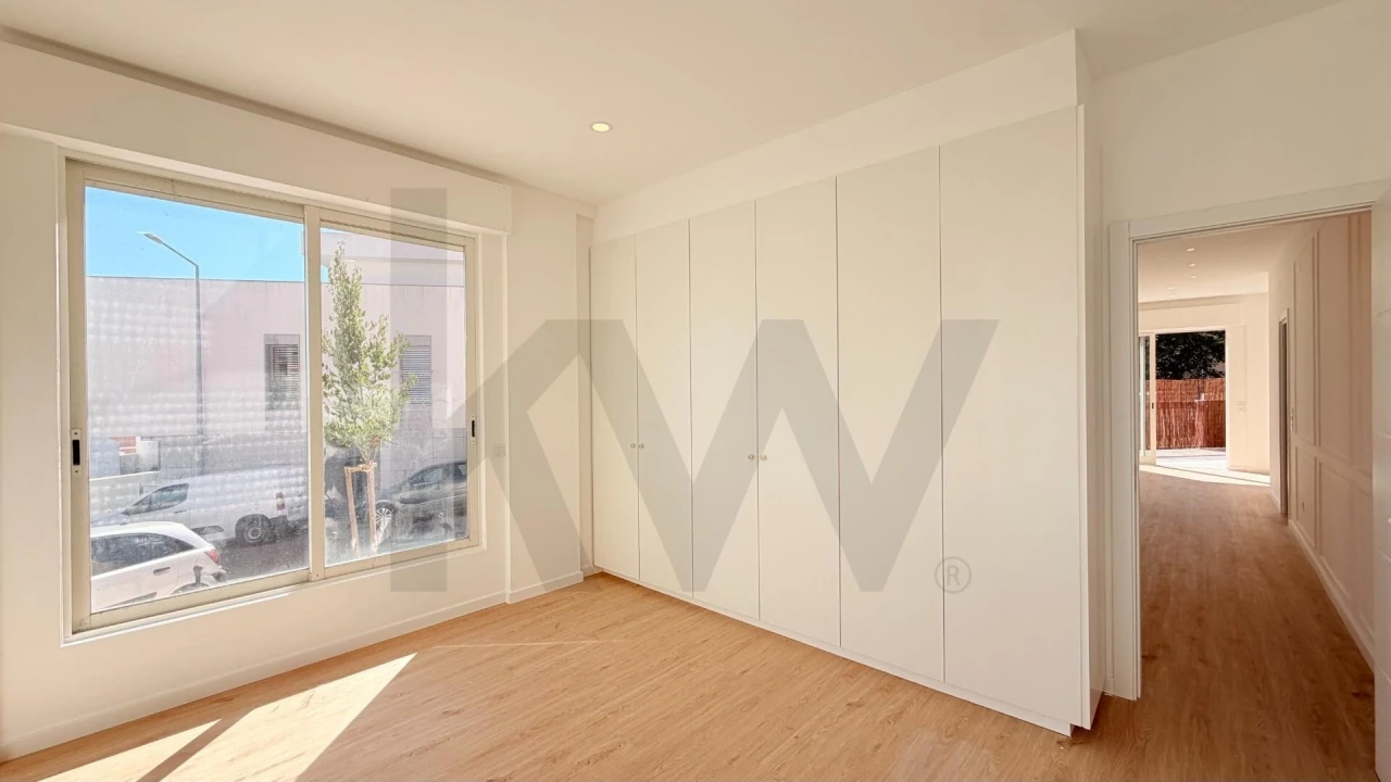 Apartamento T1 para Venda em Carcavelos e Parede Foto 32